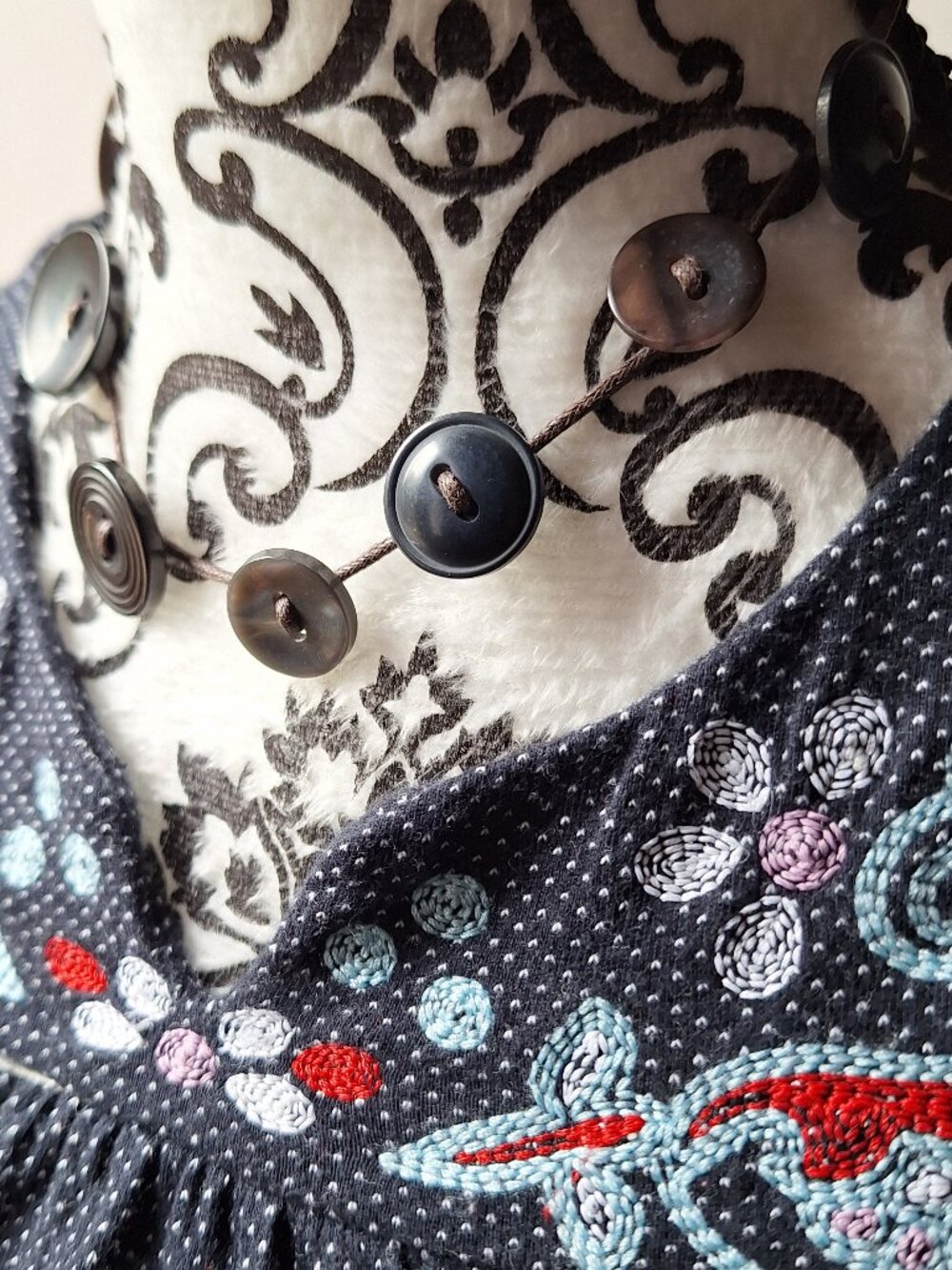 Button Choker Necklace Brown